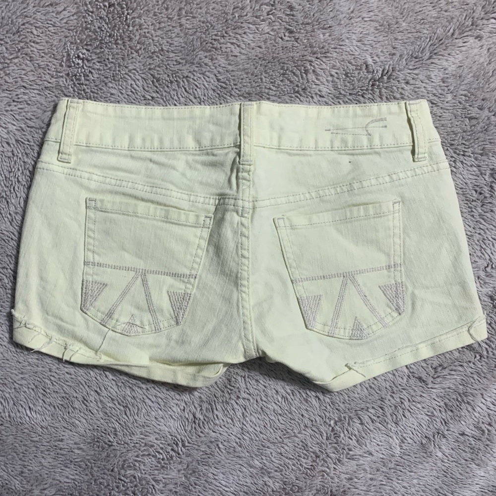 American Eagle 🦅 yellow shorts // size 2 (26)